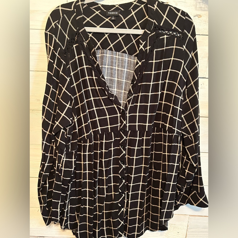 Torrid 2 Button up Blouse